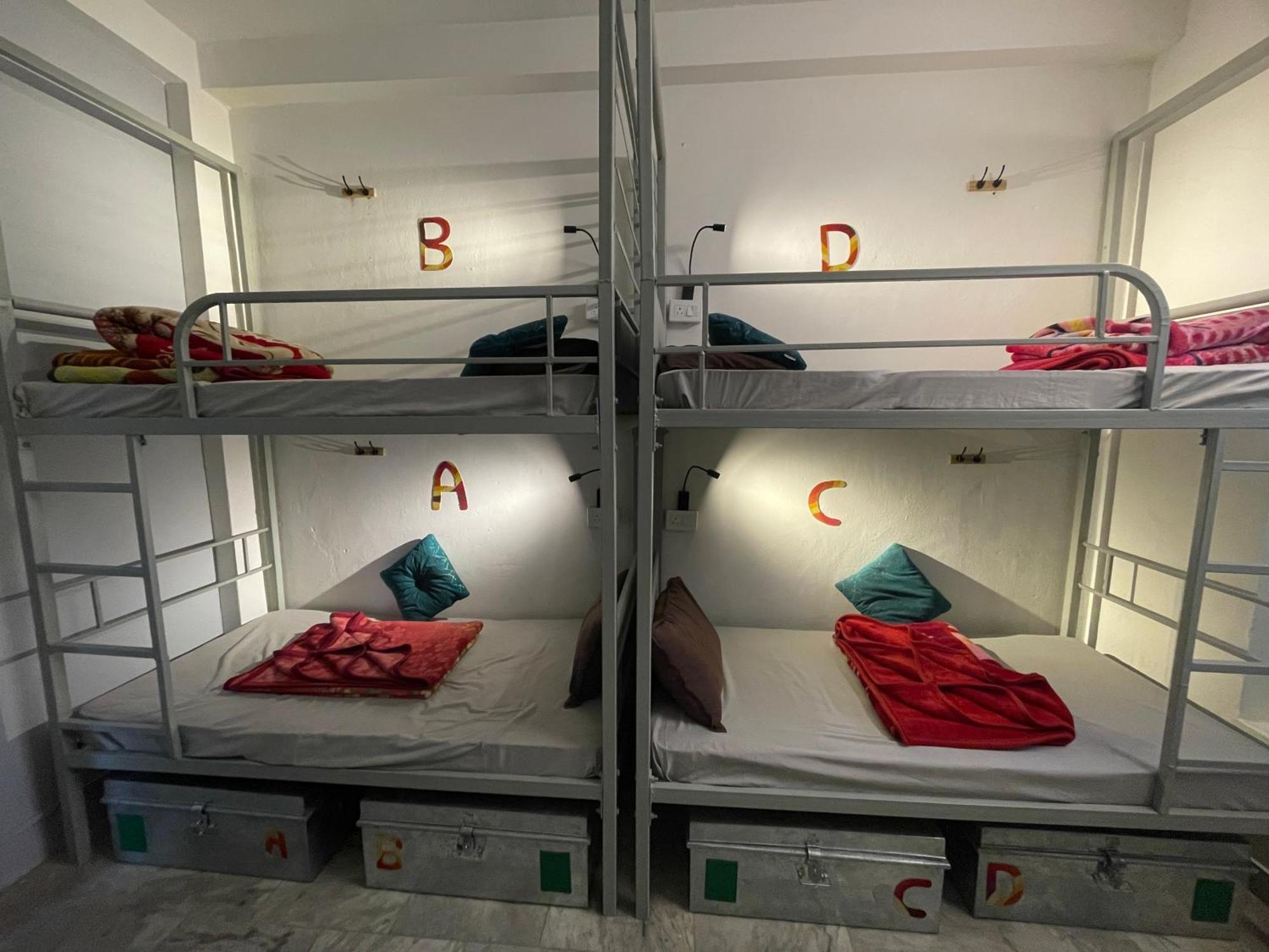 Art Bliss Hostel Рішикеш Екстер'єр фото